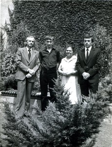 Анатоль і Люба Кобеляки з синами Ігорем та Романом (середина 80-х рр.)