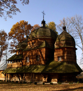 Церква XVII ст. у надсянському Хотинці – один із найстарших дерев’яних храмів у володінні Греко-католицької церкви у Польщі. Фото автора статті