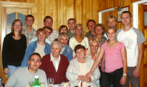 Анна Чаборик з чоловіком, дітьми та внуками Фото з домашнього архіву Чабориків