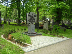 Пам’ятник жертвам Голодомору на Православному кладовищі у Варшаві. Джерело: Вікіпедія