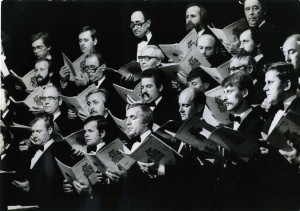 Чоловічий хор «Журавлі», що існує від 1972 р., – це репрезентаційний колектив УСКТ, нині ОУП