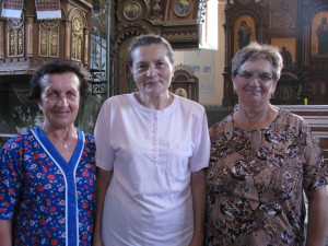 Люблинчанки з України (зліва направо: Марія Кіт, Марія Мерещак, Марія Цолтан) на тлі іконостасу новоюблинецького храму. Фото автора репортажу