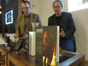 Тарас Шумейко та Мацей Ковальчик під час презентації книги «Вогонь Майдану». Фото Павла Лози