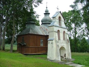 Церква в Явірнику-Руському. Фото автора статті