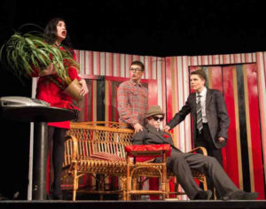 <strong>Студентський театр з Сум зіграв британську комедію «Вийдіть у вікно»</strong>. Фото Богдана Хмельницького