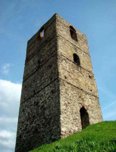 <strong> Данилова сторожова вежа у селі Столп’є</strong>. Фото з Вікіпедії.
