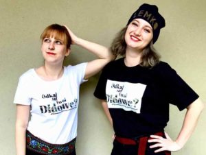 <strong>Сестри Оля та Міля Пиж у запроектованих футболках</strong>. Фото з архіву Мілі Пиж